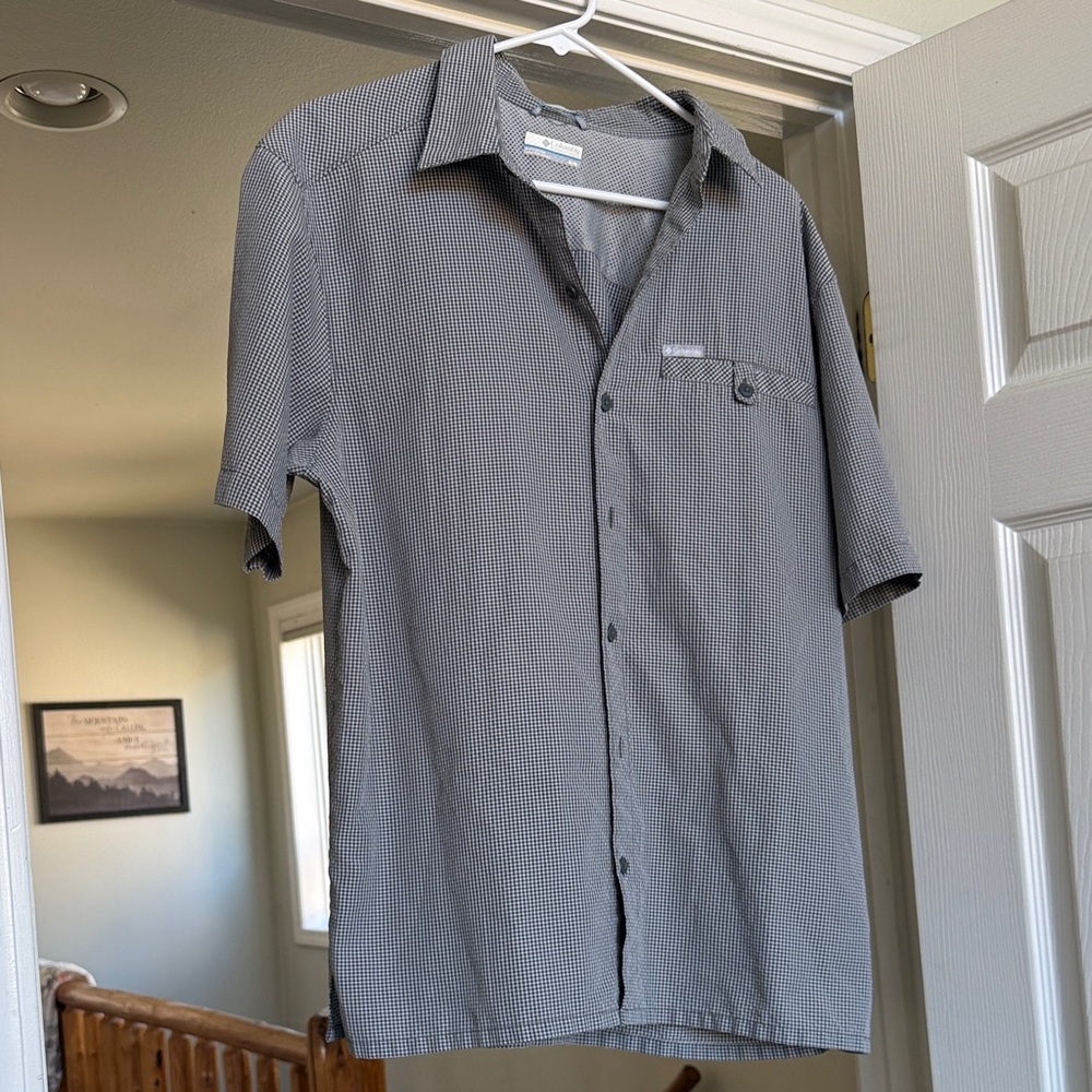 Columbia Men's Black and White Checkered Casual Shirt